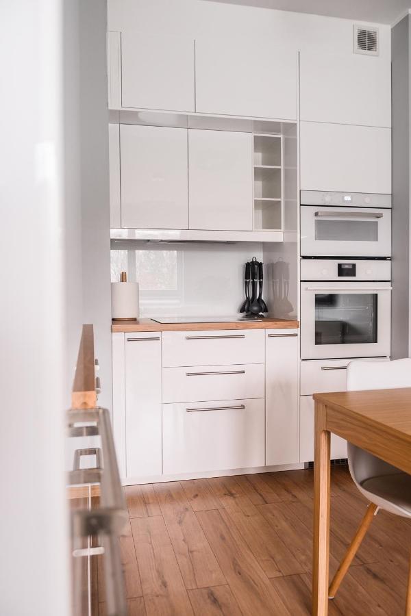 Marywilska Apartment Варшава Екстериор снимка